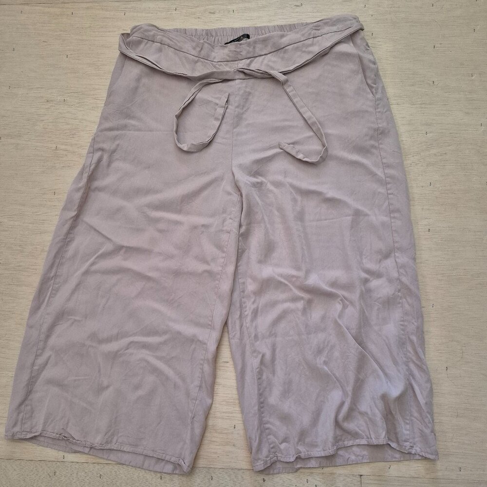 Amanda Green Wide Legged Capris